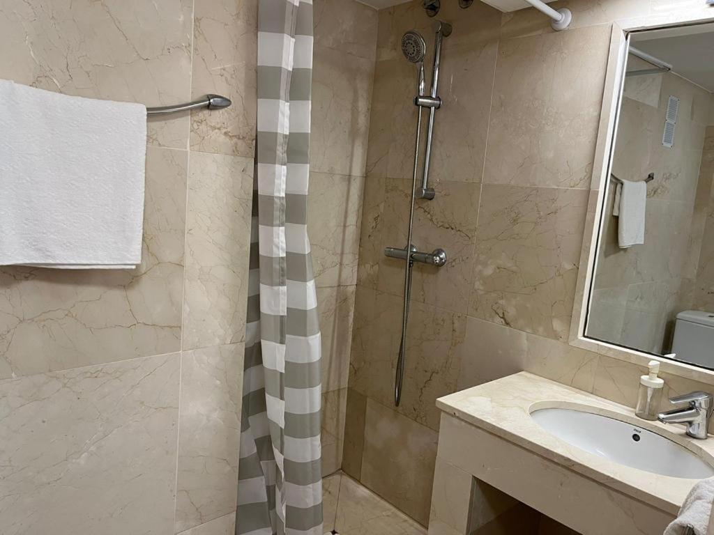 Illescas Apartamento Estepona Bagian luar foto